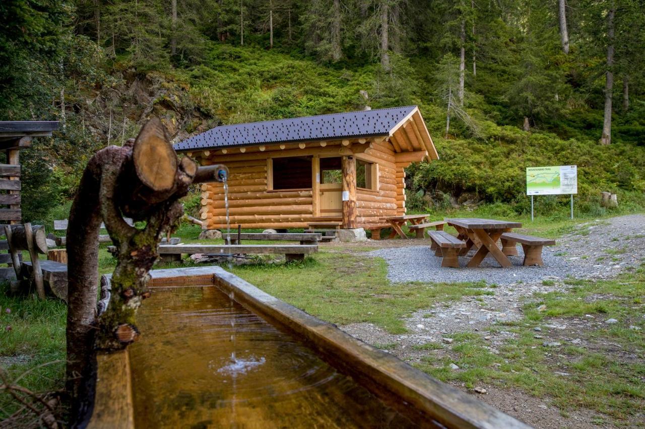 Gadmer Lodge - Dein Zuhause In Den Bergen Gadmen Exterior photo